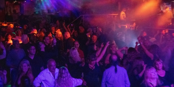 Fiesta Ochentosa: cl&aacute;sicos de los 80 y tributo a Depeche Mode en Haedo
