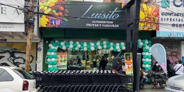 Furor por la verdura: abri&oacute; Luisito y premi&oacute; a sus primeros 100 clientes