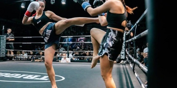Florencia Greco hizo historia: la peleadora de Castelar es campeona del mundo de kickboxing