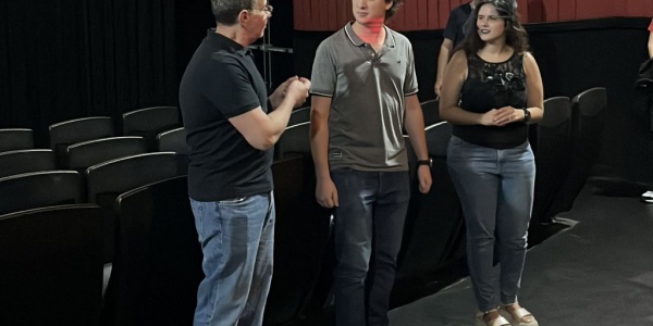 Se prometieron amor eterno en el cine al estilo Frankenstein