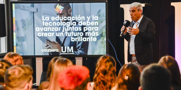 Los estudiantes de la UM podr&aacute;n hacer cursos gratuitos de Google, Meta y Microsoft