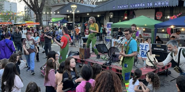 Yatay Libros celebr&oacute; sus 15 a&ntilde;os con un fiest&oacute;n en las calles de Haedo