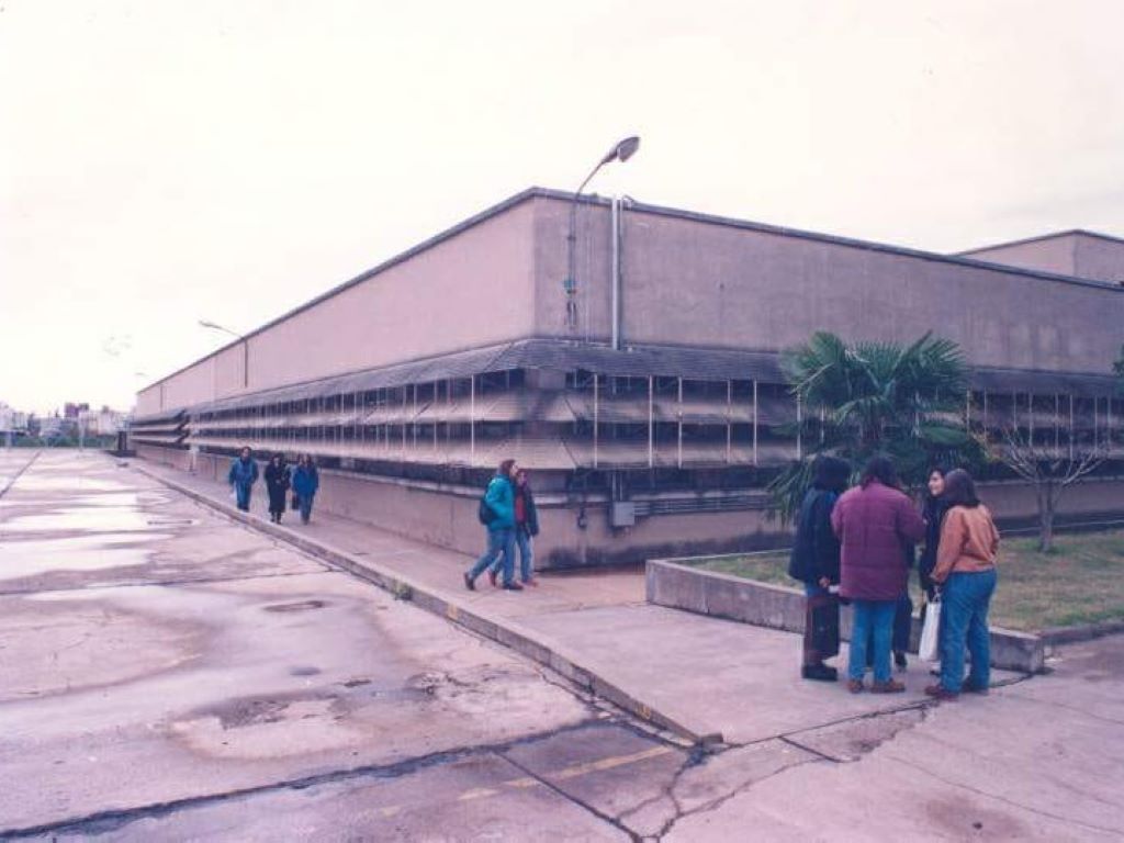 Los que fue una automotriz se transformó en una universidad.