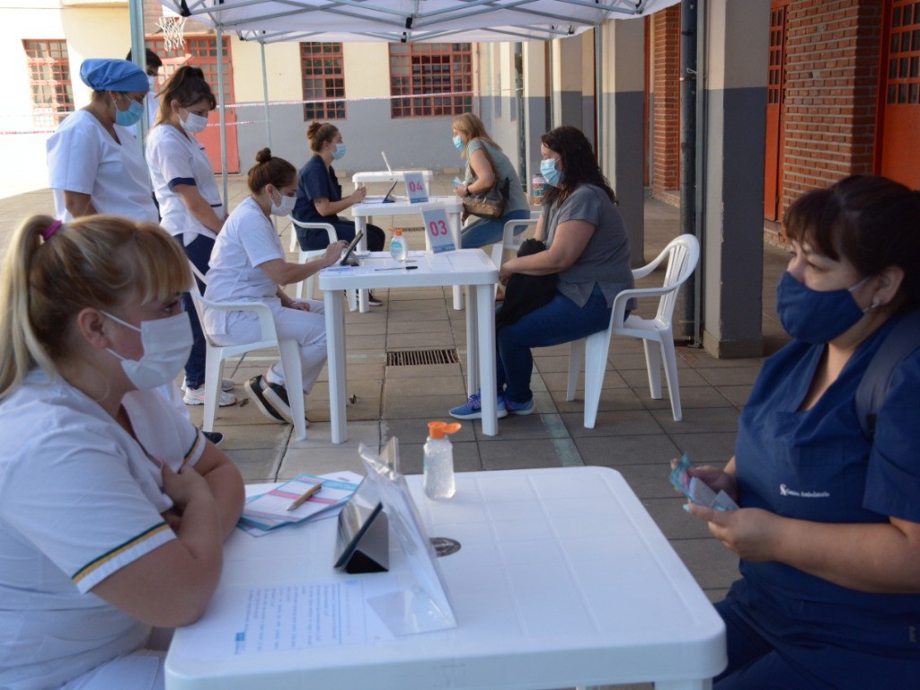 Vacunación en Ituzaingó. Foto: Prensa Municipio de Ituzaingó