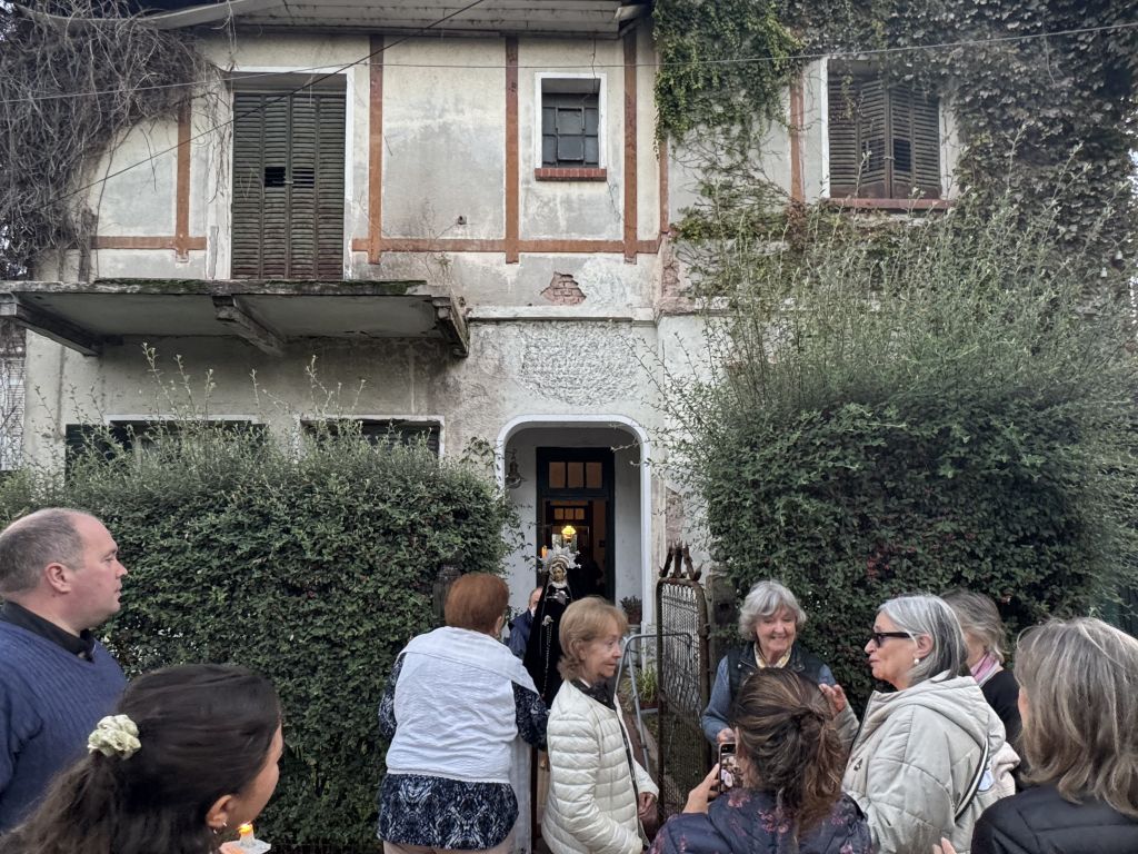 Imagen en el jardín de La Casa Más Linda del Mundo