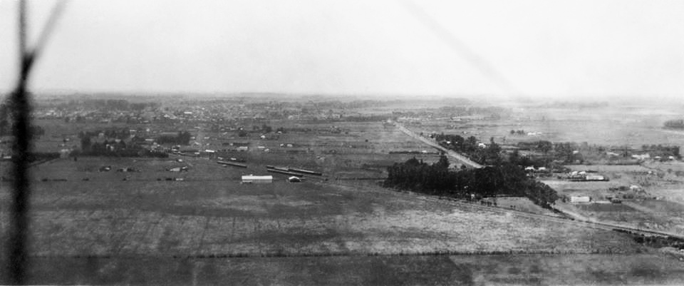 Vista de la Base Aerea Militar Moron desde el cielo de Castelar